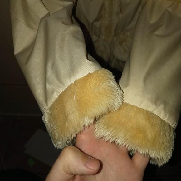 DIOR Boutique "Runway fur coat" (Flawless) - Picture 8 of 15